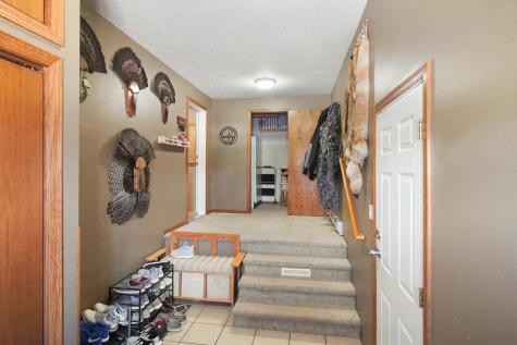4 4th Avenue SE Gwinner ND 58040
