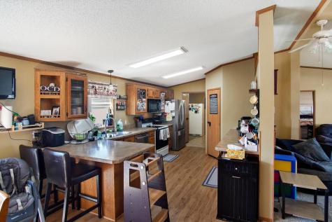 4 4th Avenue SE Gwinner ND 58040