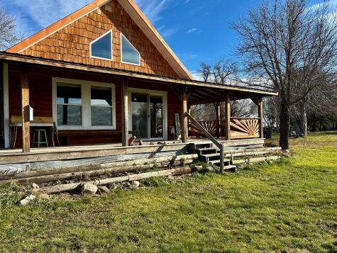 305 Oak Street Hastings ND 58049