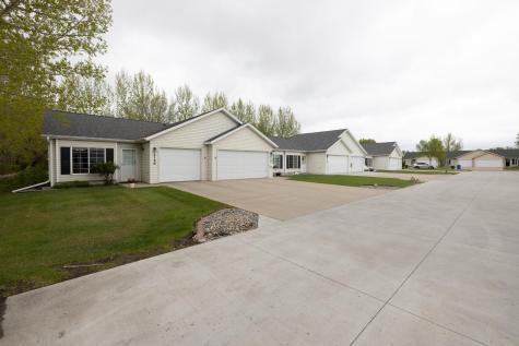 4780 10th Avenue S Fargo ND 58103