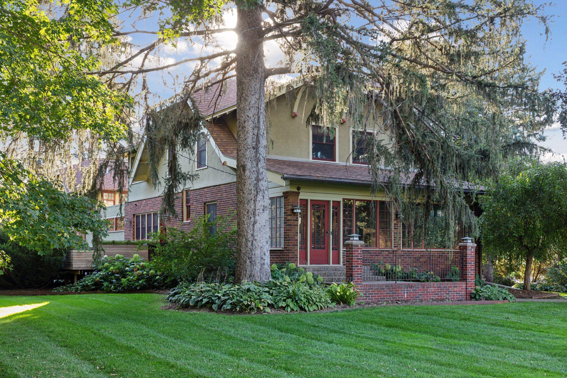 1085 Ryan Avenue W Roseville MN 55113