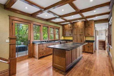 1085 Ryan Avenue W Roseville MN 55113
