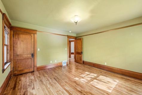 1085 Ryan Avenue W Roseville MN 55113