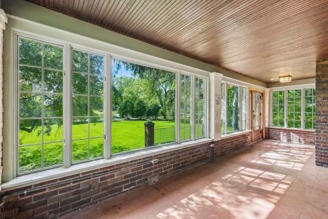 1085 Ryan Avenue W Roseville MN 55113