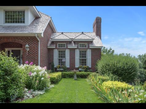 7180 Kenmare Drive Bloomington MN 55438