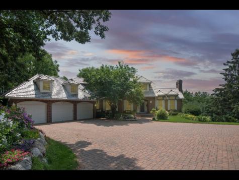 7180 Kenmare Drive Bloomington MN 55438
