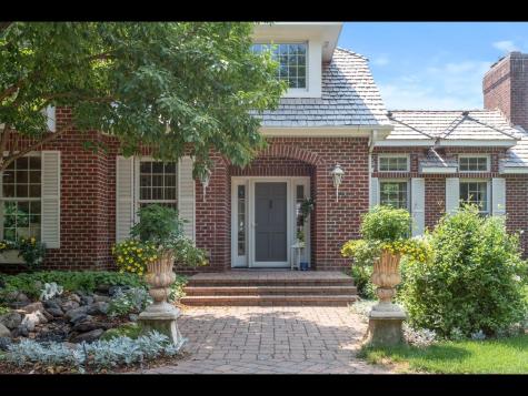 7180 Kenmare Drive Bloomington MN 55438
