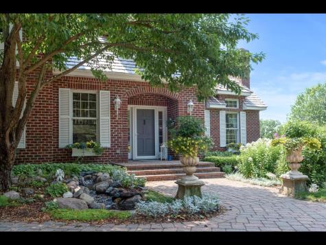 7180 Kenmare Drive Bloomington MN 55438
