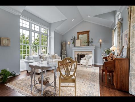 7180 Kenmare Drive Bloomington MN 55438