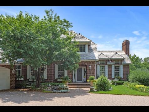 7180 Kenmare Drive Bloomington MN 55438