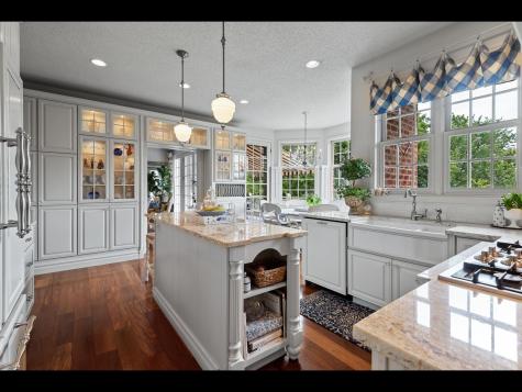 7180 Kenmare Drive Bloomington MN 55438