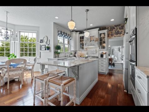 7180 Kenmare Drive Bloomington MN 55438