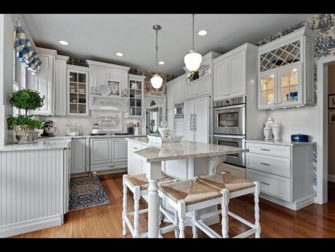 7180 Kenmare Drive Bloomington MN 55438