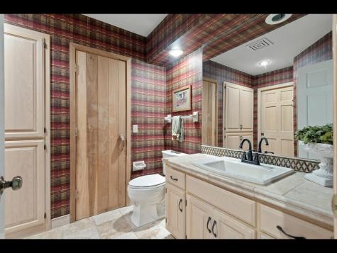 7180 Kenmare Drive Bloomington MN 55438