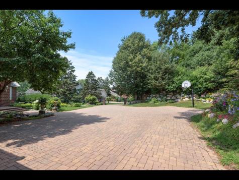 7180 Kenmare Drive Bloomington MN 55438