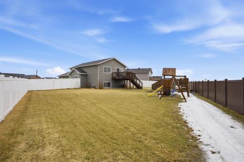 609 5th Street E Horace ND 58047