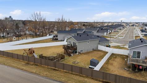 609 5th Street E Horace ND 58047