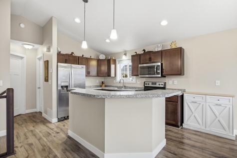 609 5th Street E Horace ND 58047