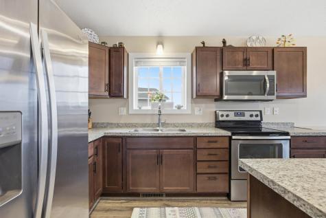 609 5th Street E Horace ND 58047
