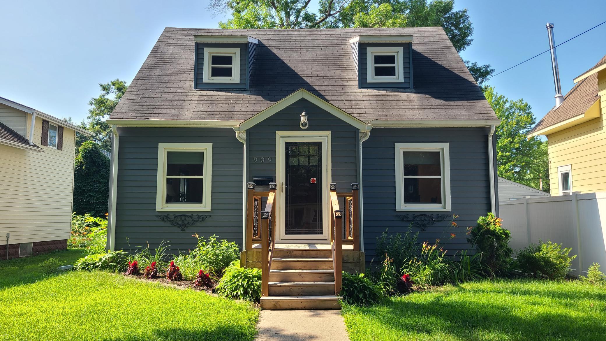 909 4th Avenue SW Austin MN 55912