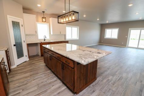 728 1st Avenue Horace ND 58047