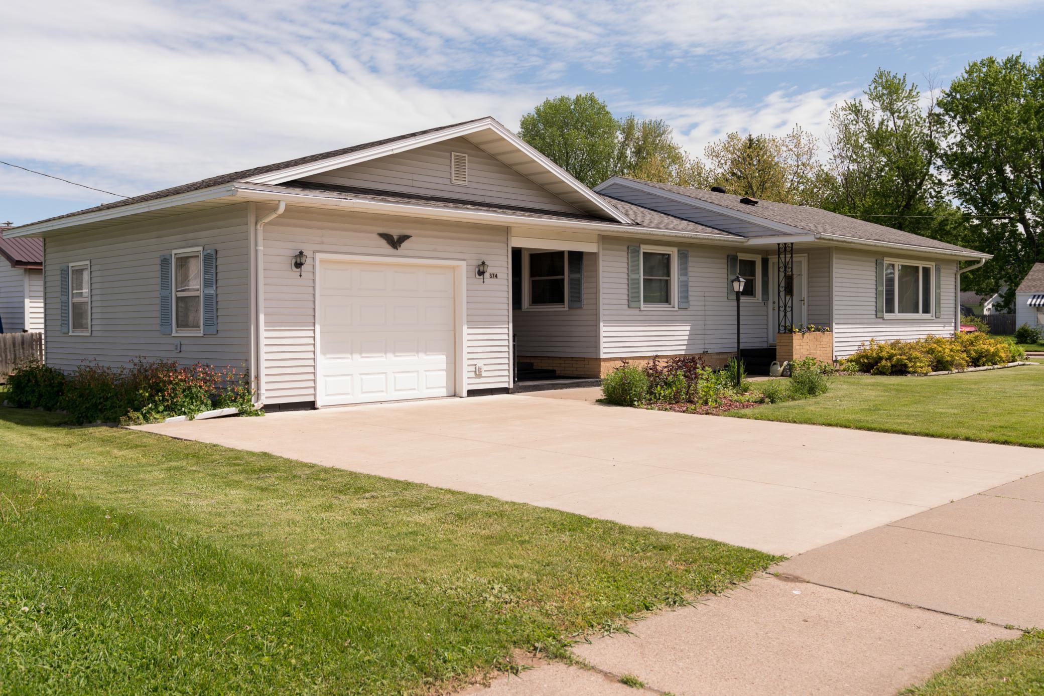 374 W Vine Street Mondovi WI 54755