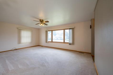 374 W Vine Street Mondovi WI 54755