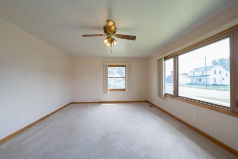 374 W Vine Street Mondovi WI 54755