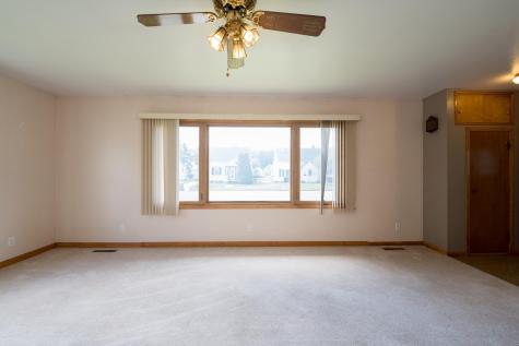 374 W Vine Street Mondovi WI 54755