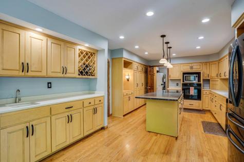 8973 Knoble Court Eden Prairie MN 55347
