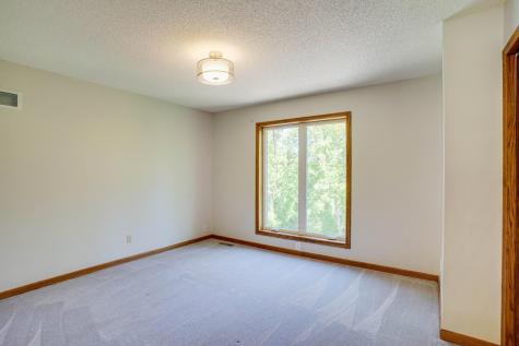 8973 Knoble Court Eden Prairie MN 55347
