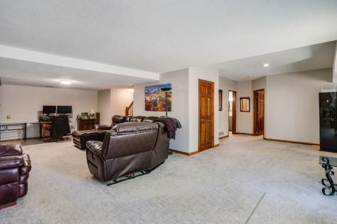 8973 Knoble Court Eden Prairie MN 55347