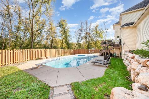 8973 Knoble Court Eden Prairie MN 55347