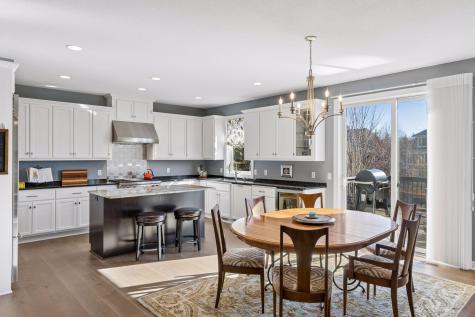 17 Crescent Lane North Oaks MN 55127
