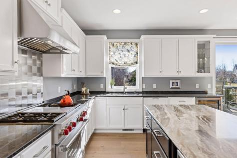 17 Crescent Lane North Oaks MN 55127