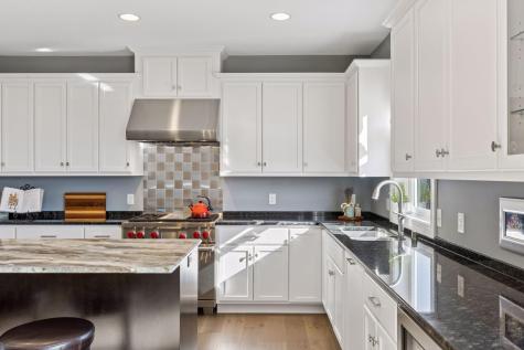 17 Crescent Lane North Oaks MN 55127