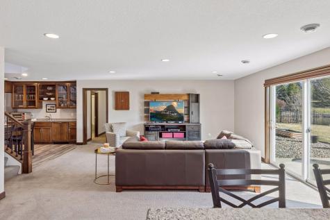17 Crescent Lane North Oaks MN 55127