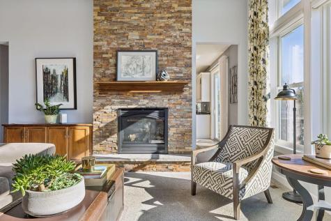 17 Crescent Lane North Oaks MN 55127