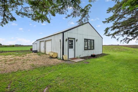 57042 & 57046 160th Avenue West Concord MN 55985
