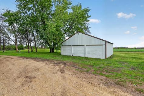 57042 & 57046 160th Avenue West Concord MN 55985