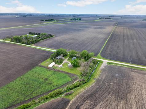 57042 & 57046 160th Avenue West Concord MN 55985
