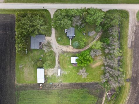 57042 & 57046 160th Avenue West Concord MN 55985