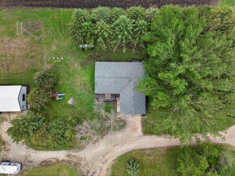 57042 & 57046 160th Avenue West Concord MN 55985