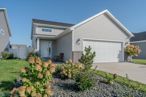 2733 Divide Street W West Fargo ND 58078