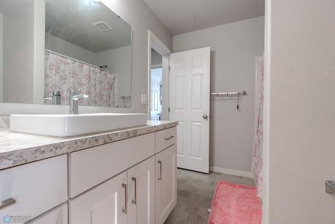 2733 Divide Street W West Fargo ND 58078