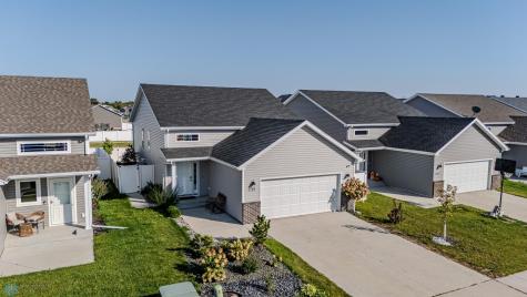 2733 Divide Street W West Fargo ND 58078