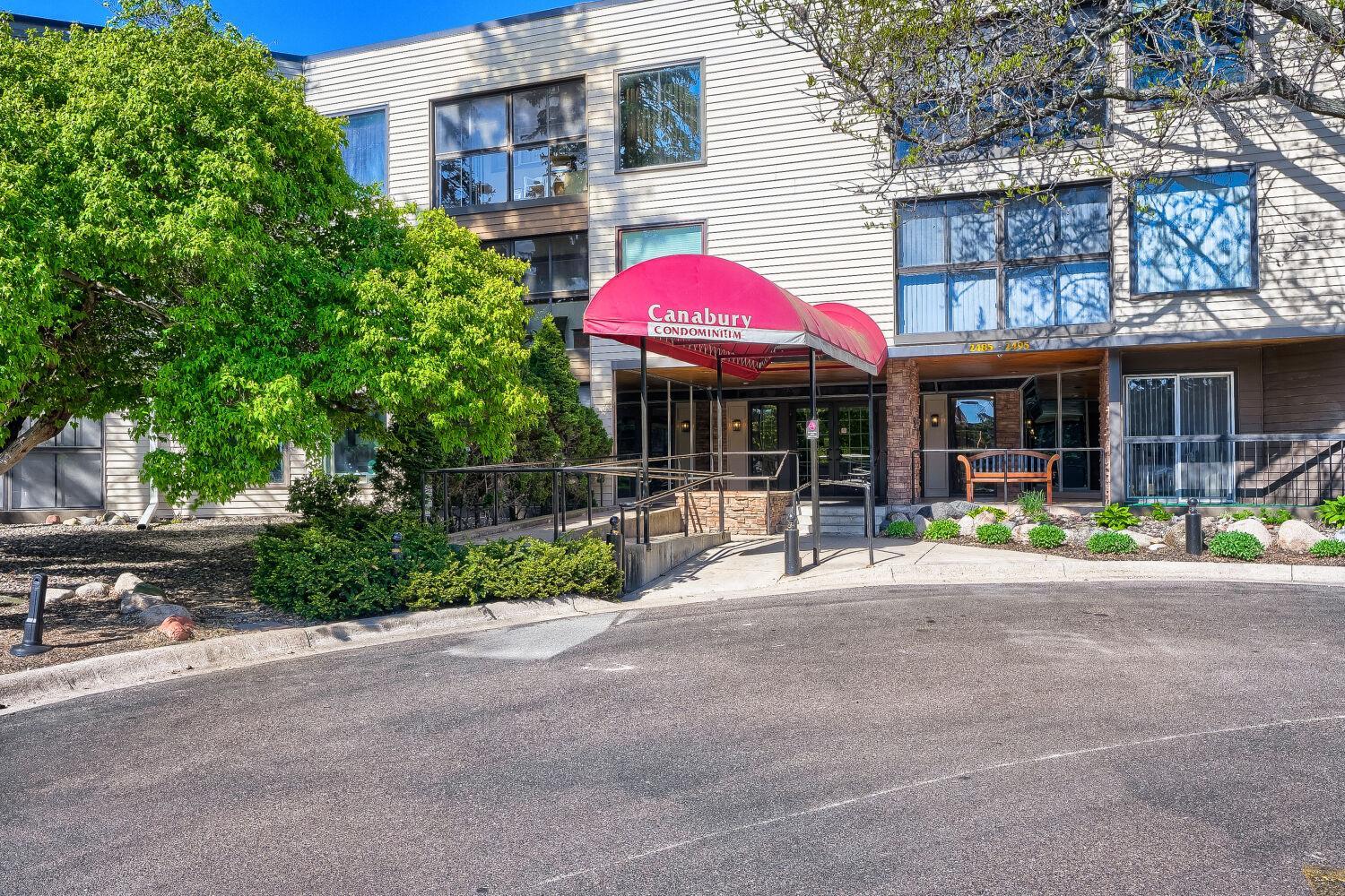 2495 Canabury Drive Little Canada MN 55117