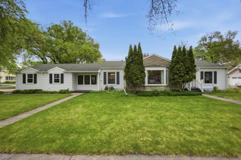 615 10th Avenue S Fargo ND 58103