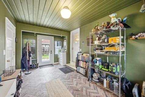 615 10th Avenue S Fargo ND 58103