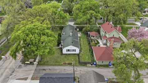 615 10th Avenue S Fargo ND 58103